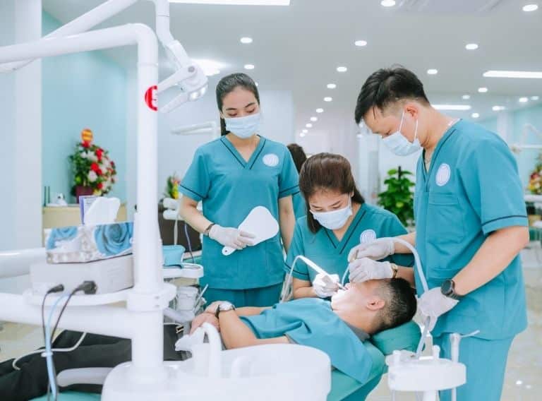 Chưa Lấy Cao Răng Bao Giờ