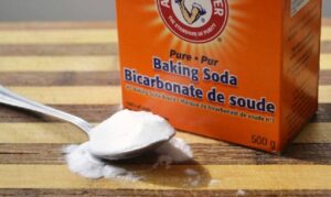 Lấy cao răng bằng baking soda