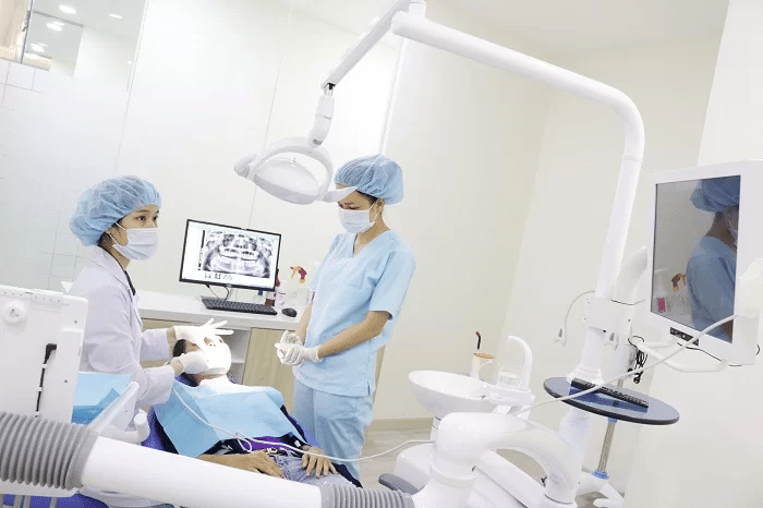 Những phòng khám nha khoa nổi tiếng tại TP.HCM chuyên nhổ răng khôn.
