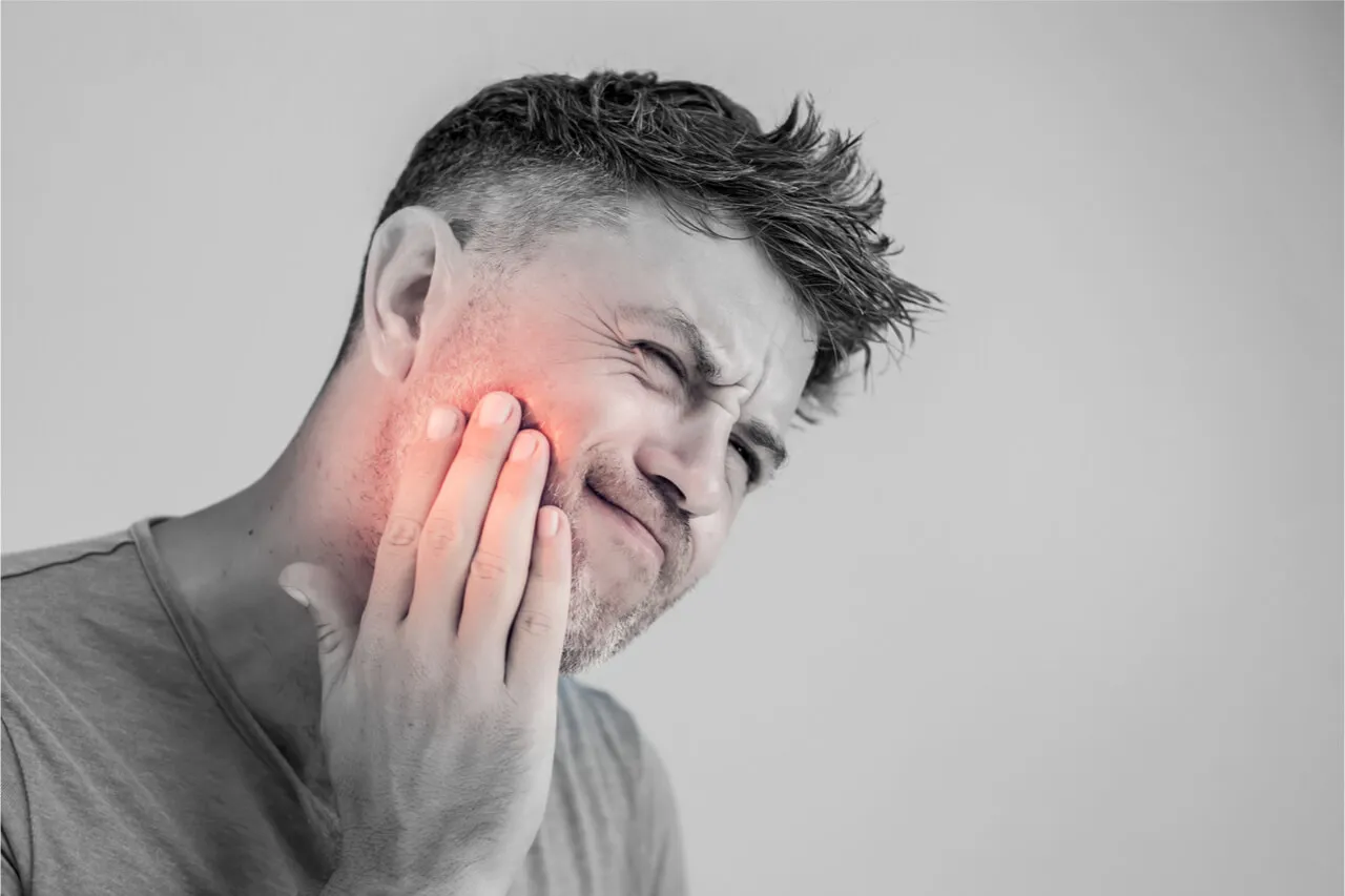 Biến chứng nguy hiểm của nhiễm trùng sau khi nhổ răng khôn