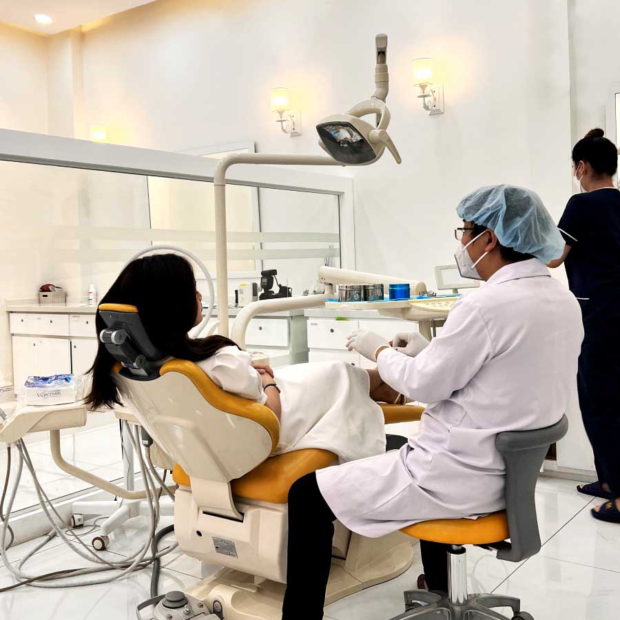 Điều trị niềng răng mắc cài kim loại chuyên nghiệp tại Nha khoa Guva Dental